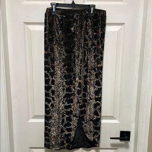 Gentle Fawn |Black w Metallic | Shimmer |Mid |Cross Over| Split Skirt | Size S